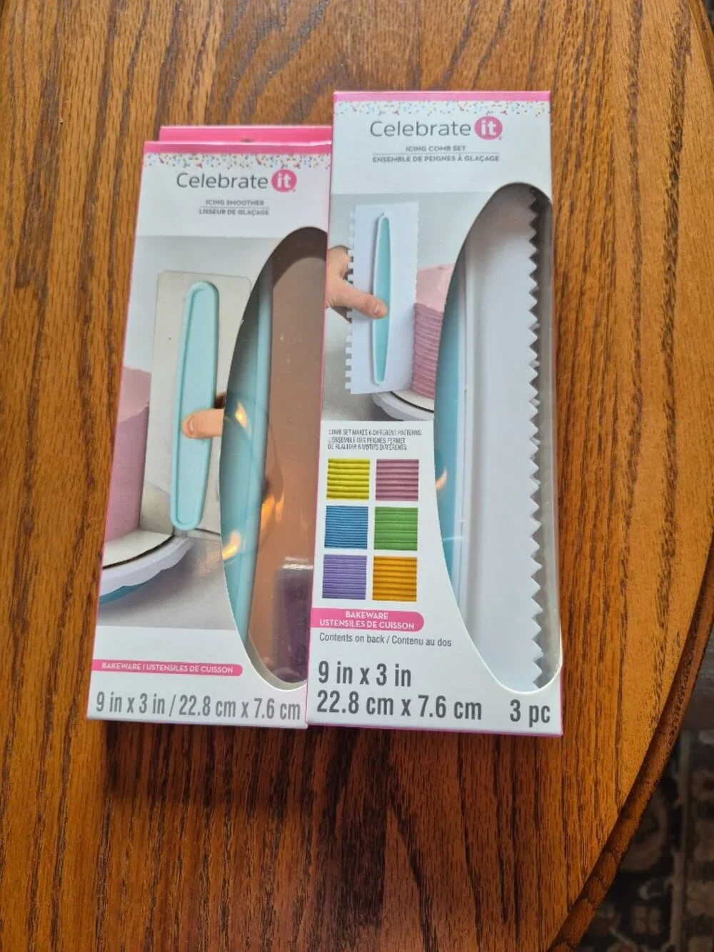 Celebrate it cake icing comb and smoother